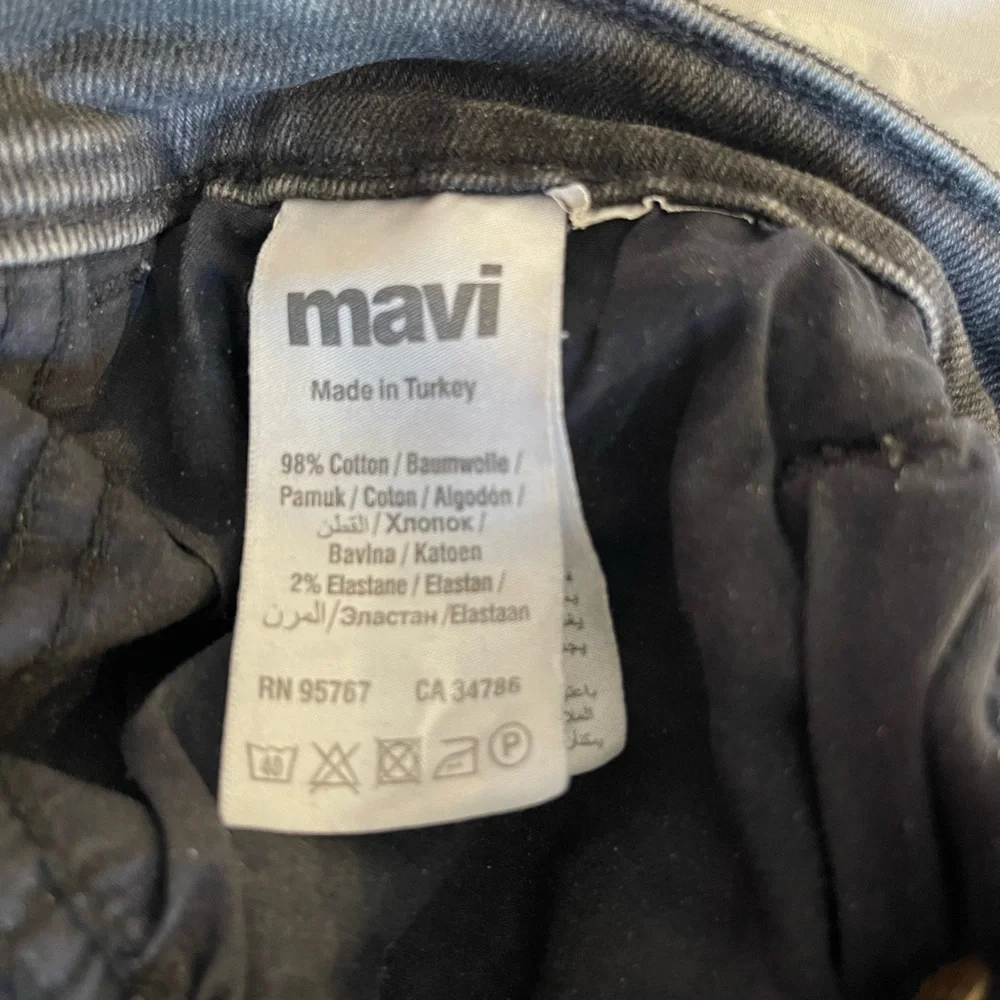 MAVI Gray Jeans 29x27. Embroidered ankles. - Picture 7 of 9